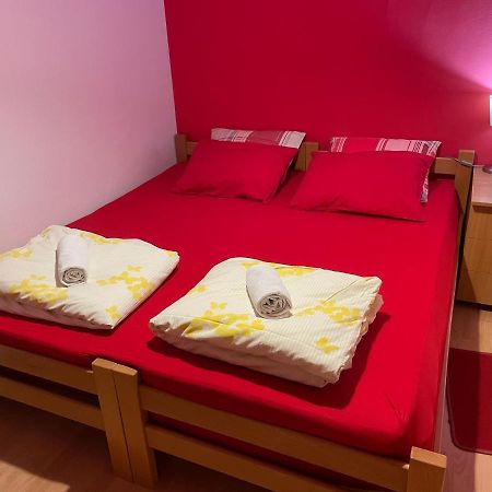 Skopje City Center Red Apartment Extérieur photo