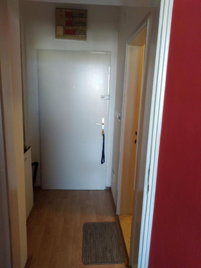 Skopje City Center Red Apartment Extérieur photo