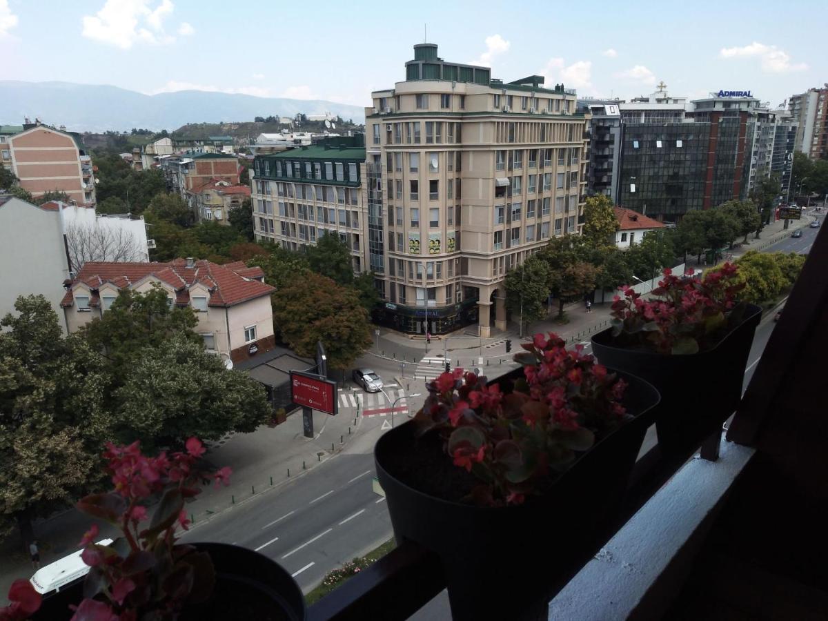 Skopje City Center Red Apartment Extérieur photo