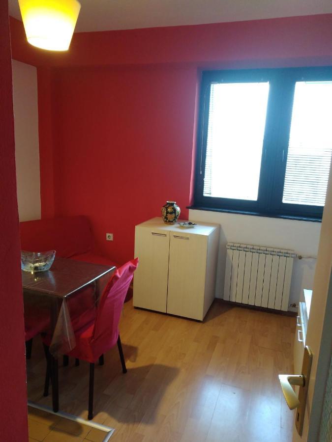 Skopje City Center Red Apartment Extérieur photo