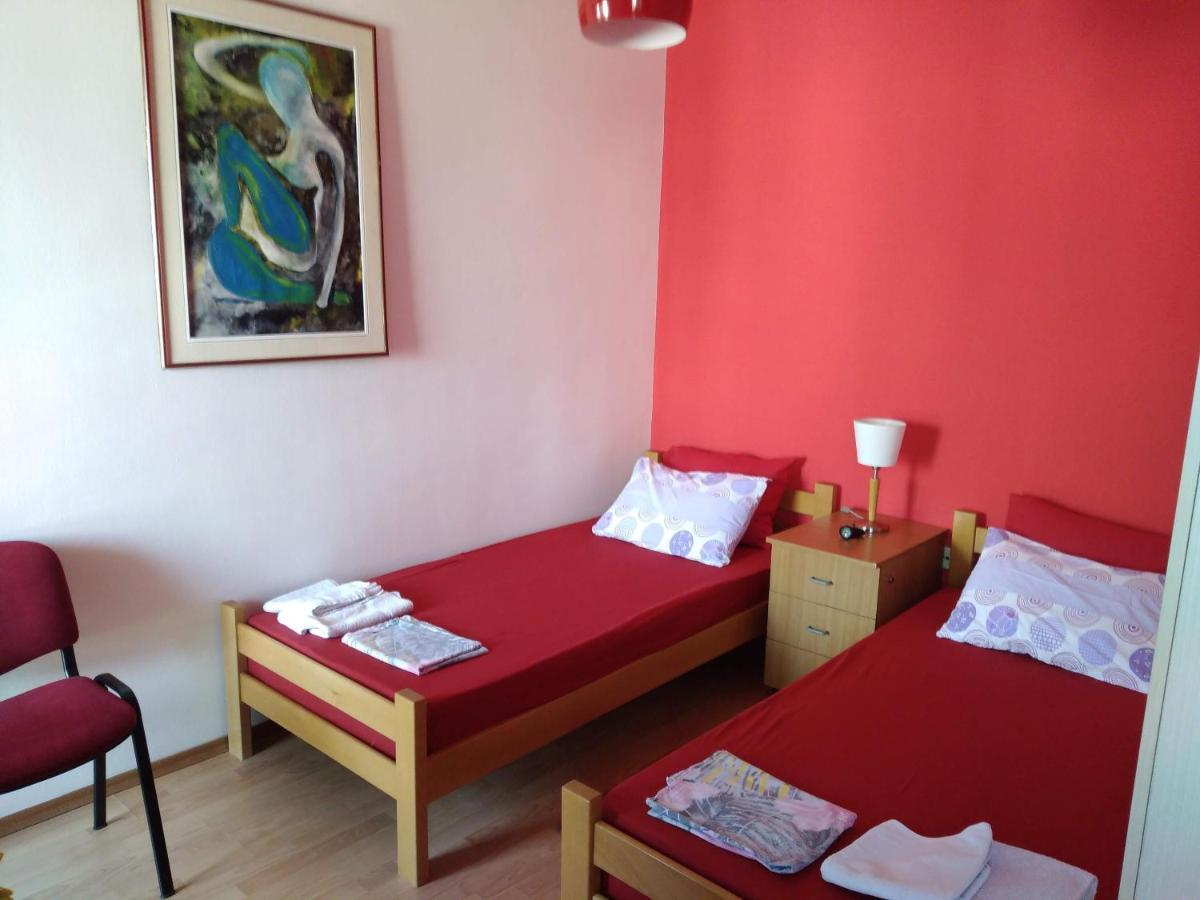 Skopje City Center Red Apartment Extérieur photo