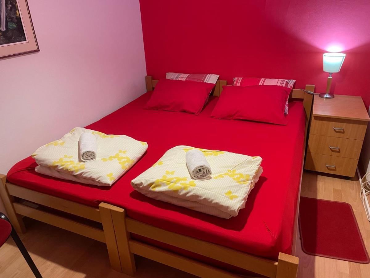Skopje City Center Red Apartment Extérieur photo